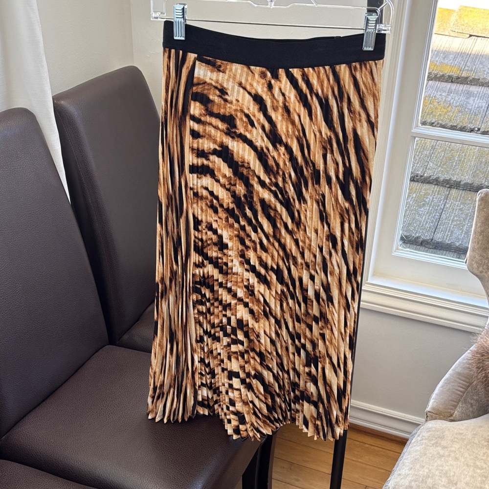 Animal Print Pleated Skirt